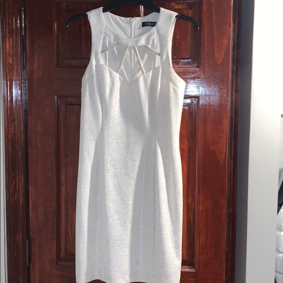 Dress - Picture 3 of 8